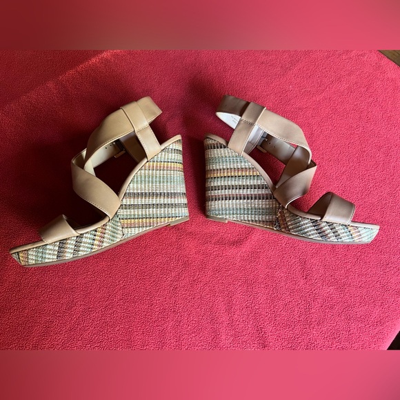 Women’s Jessica Simpson wedges size 9 - Picture 2 of 4